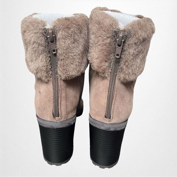 New in Box H By HALSTON Cindy Stacked Heel Suede and Fur Ankle Bootie Size8 - Picture 3 of 7